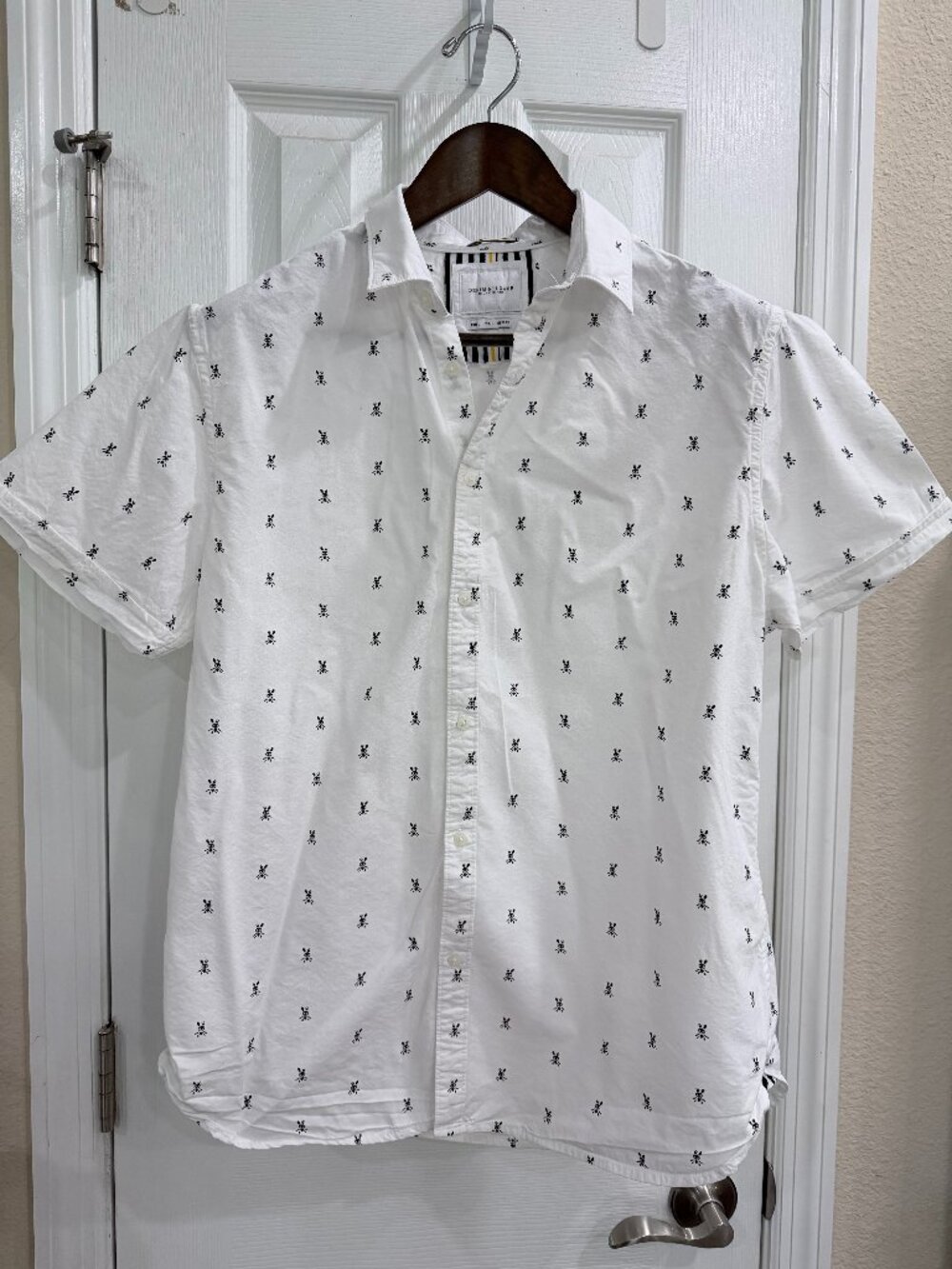 Denim & Flower Ricky Singh Bunny Print Button Front Shirt Mens Large White Short